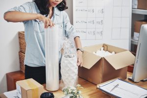 Tips Packing Aman untuk Bisnis E-commerce Anda